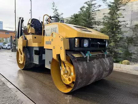 Tandemwalze 2008 Caterpillar CB334E (1)