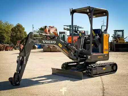 Mini excavadoras 2026 Volvo ECR18E (2)