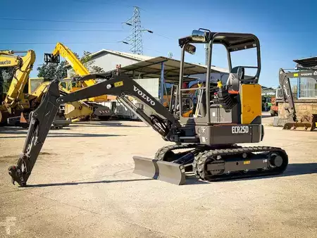 Mini-koparki 2026 Volvo ECR25D (5)