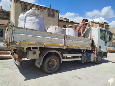 Camión 2007 Iveco 75E15 (2)