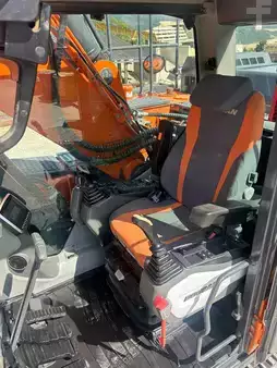 Escavatori cingolati 2017 Doosan DX235NLC (5)