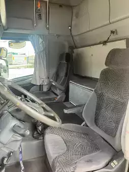 Camion 2008 Scania 124L-420 (5)