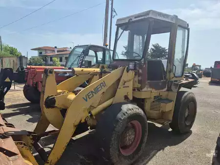 Chargeuse sur pneus 0 Venieri 7.63B (1)