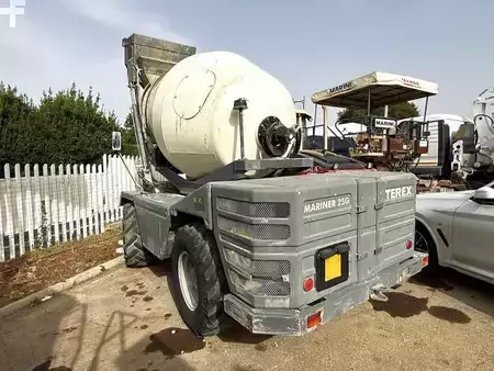 Lastbilsblandare 2004 Terex MARINER 25G (1)