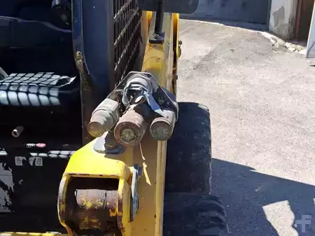 Valet de ferme  2008 Komatsu SK714-5 (4)