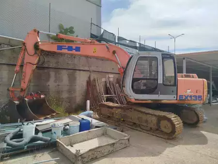 Pelles sur chenilles 2001 Fiat-Hitachi EX135 (1)