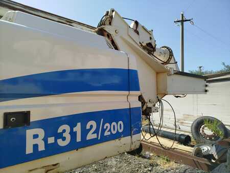 Rotary Drilling Rig 2003 Soilmec R312.200 (3)