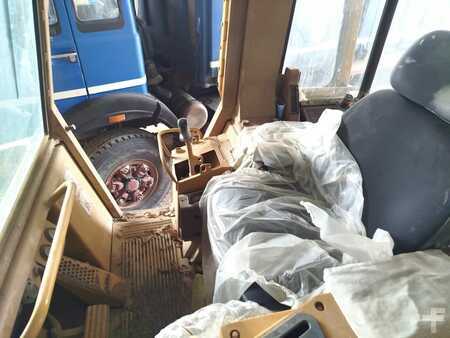 Telaketjupuskutraktorit 1990 Caterpillar 943 (4)