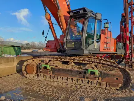Hydraulic Excavators 2008 Hitachi ZX520LCH-3 (2)