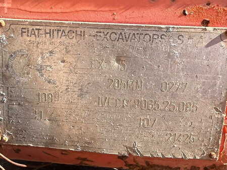 Escavadora de rastos 0 Fiat-Hitachi EX215 (2)