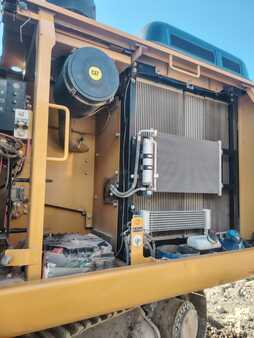 Korečková rýpadla 2020 Caterpillar 323FSA (13)