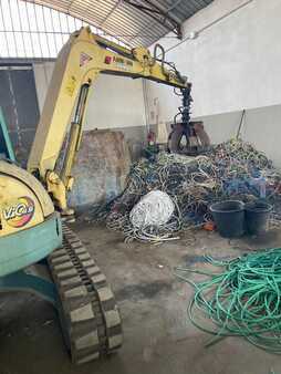 Mini kotrógép 2002 Yanmar VIO45 (2)