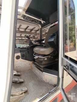 Outro 2010 Euromach R105-4WD (8)