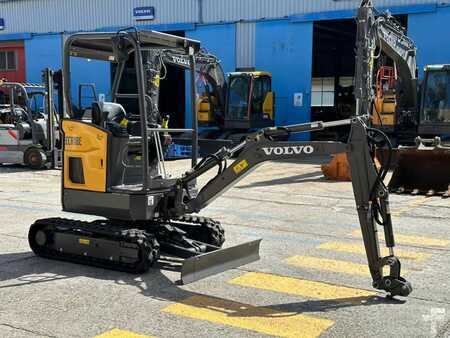 Minibagry 2024 Volvo ECR18E (1)