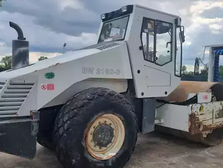 Tiejyrät 2003 BOMAG BW216D3 (5)