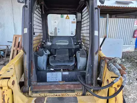 Kompaktní nakladače 2006 Komatsu SK714-2 (6)
