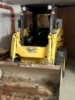 Cargadores compactas 2007 Komatsu SK714-2 (3)