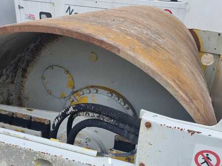 Enkelt tromlekomprimator 2003 BOMAG BW216D3 (8)