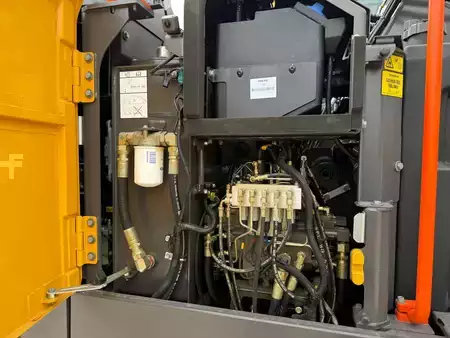 Escavatori cingolati 2023 Volvo ECR145FL5 (18)