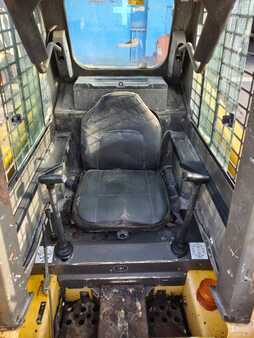 Kompaktlader 2000 Gehl 5635DXT-Turbo (10)