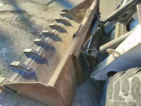 Caricatrici 2003 Bobcat S300 (4)