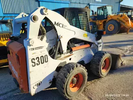 Caricatrici 2003 Bobcat S300 (6)