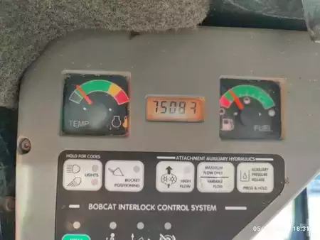 Caricatrici 2003 Bobcat S300 (8)