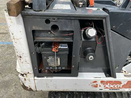 Mini pelle 2004 Bobcat 320 (10)