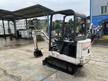 Mini pelle 2004 Bobcat 320 (5)