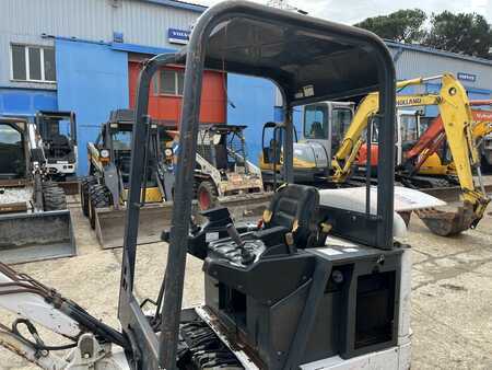 Mini pelle 2004 Bobcat 320 (6)