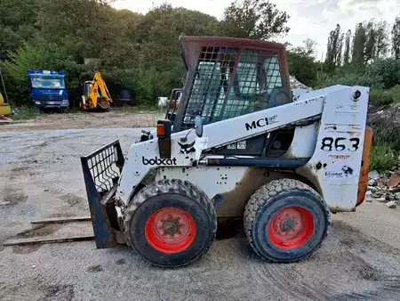 Kompaktní nakladače 2000 Bobcat 863H (1)
