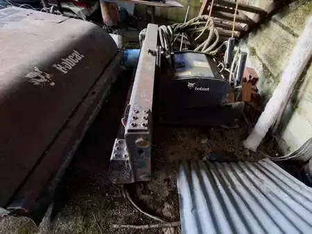 Kompaktní nakladače 2000 Bobcat 863H (10)