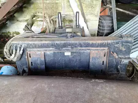 Kompaktní nakladače 2000 Bobcat 863H (11)
