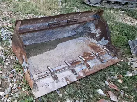 Kompaktní nakladače 2000 Bobcat 863H (13)