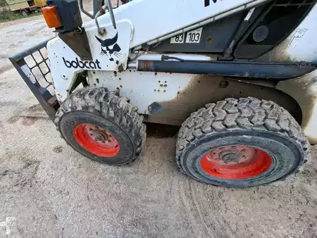 Kompaktní nakladače 2000 Bobcat 863H (8)