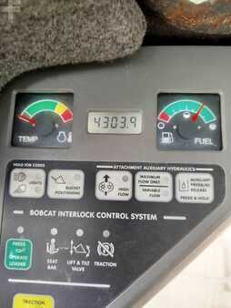 Kompakt rakodó 2002 Bobcat S250 (1)