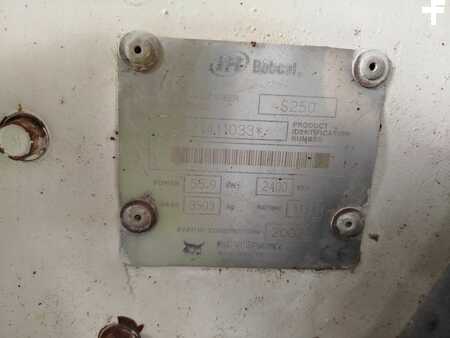 Kompakt rakodó 2002 Bobcat S250 (3)