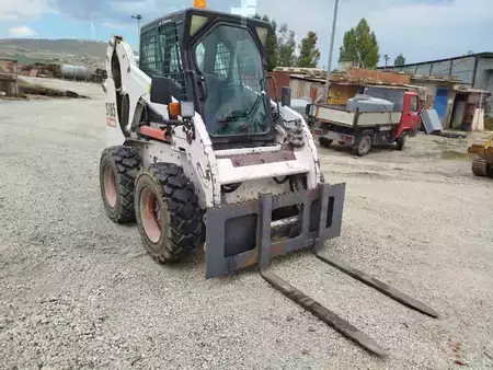 Kompakt rakodó 2008 Bobcat S185 (9)