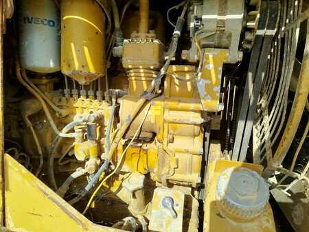 Ładowarki kołowe 1984 Fiat FR15 (15)