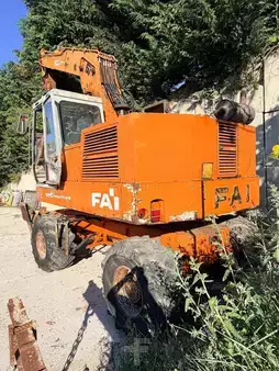 Mobilní bagry 1990 FAI 1100 (3)