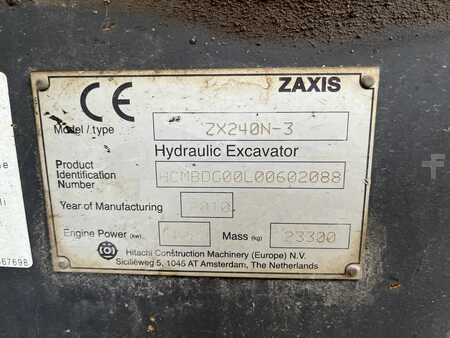 Beltegraver 2010 Hitachi ZX240N-3 (13)