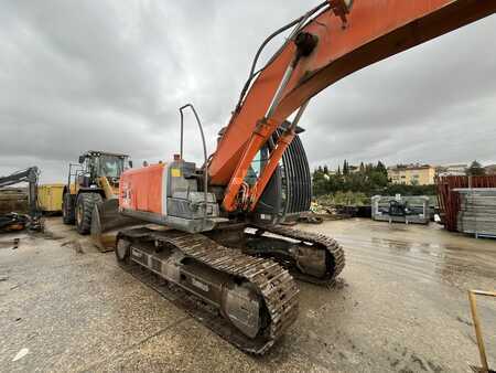 Beltegraver 2010 Hitachi ZX240N-3 (2)