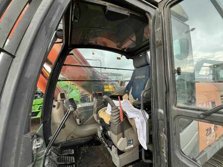 Beltegraver 2010 Hitachi ZX240N-3 (4)