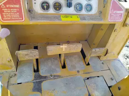 Carregadeiras de esteiras 1981 Caterpillar 951C (6)