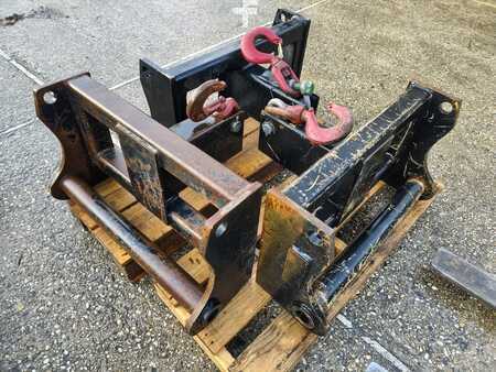 Materiaalin kuljetus 2011 Manitou PC50 (1)