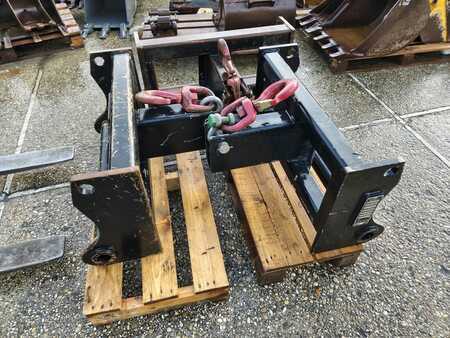 Materiaalin kuljetus 2011 Manitou PC50 (2)