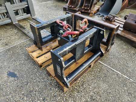 Materiaalin kuljetus 2011 Manitou PC50 (4)