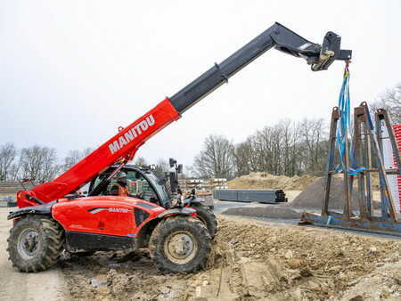 Materiaalin kuljetus 2011 Manitou PC50 (6)