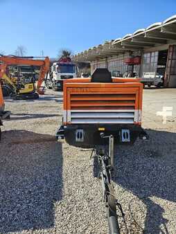 Compressor
 2007 Atlas Copco XAS186 (4)