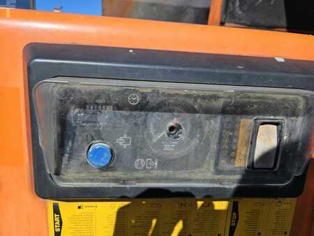 Compressor
 2007 Atlas Copco XAS186 (5)